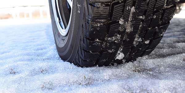 マツダ2（デミオ）に合うスタッドレスタイヤの選び方