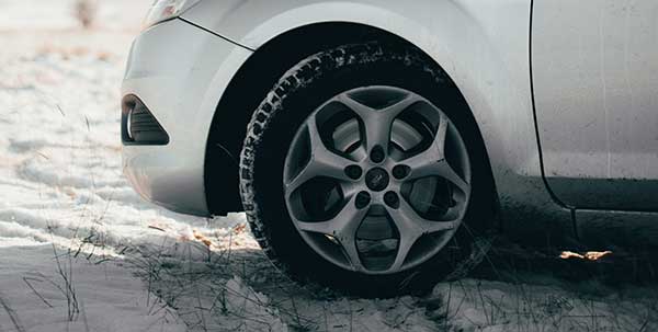 コンパクトカー用スタッドレスタイヤの選び方