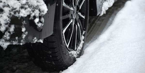 【18インチ】CX-3におすすめのスタッドレスタイヤ（ホイールセット）