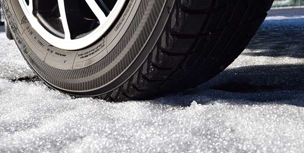 ミニバンに適したスタッドレスタイヤの選び方