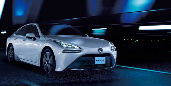 【トヨタ】MIRAIの純正タイヤサイズ早見表