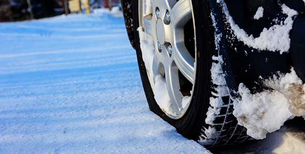スタッドレスタイヤのホイールセットの選び方