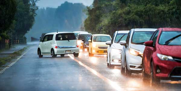 制動距離が変わる主な要因