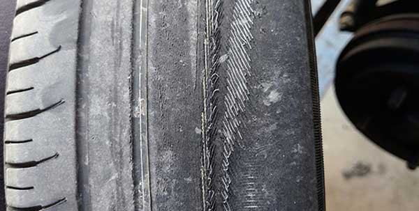 タイヤの空気漏れを見逃さないための3つのポイント