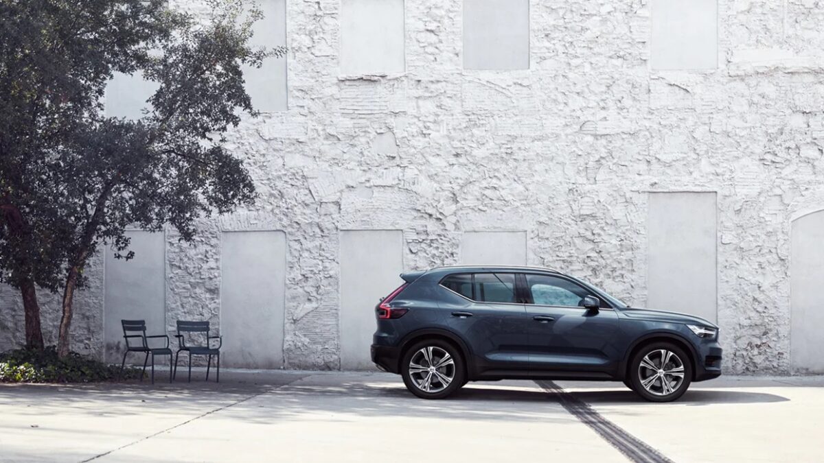 ボルボXC40におすすめしたい夏タイヤ・ホイール - タイヤワールド館 