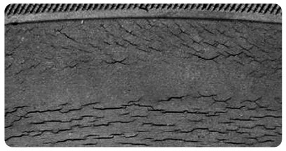 タイヤのひび割れがおきる原因とは？