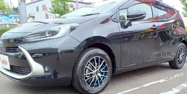 トヨタ】アクアのスタッドレスタイヤおすすめ10選！インチダウンや