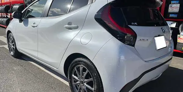 トヨタ】アクアのスタッドレスタイヤおすすめ10選！インチダウンや