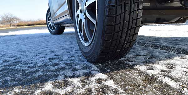 ホワイトレター仕様のスタッドレスタイヤの選び方