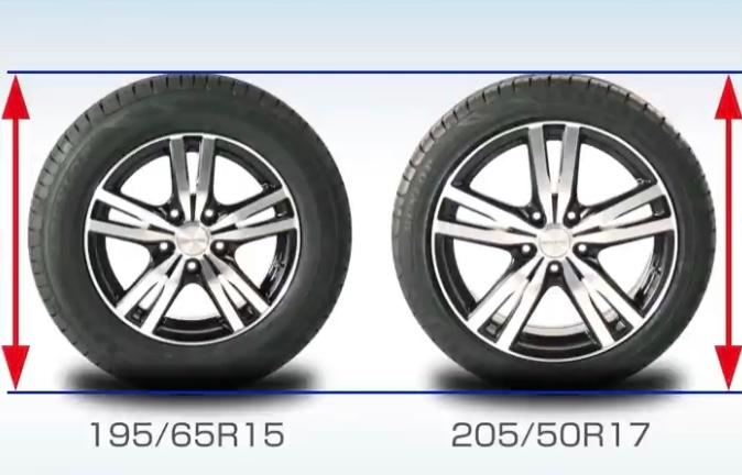 215/55R17 おいしゅう クラウン 着用17インチ スタッドレスタイヤ 4本