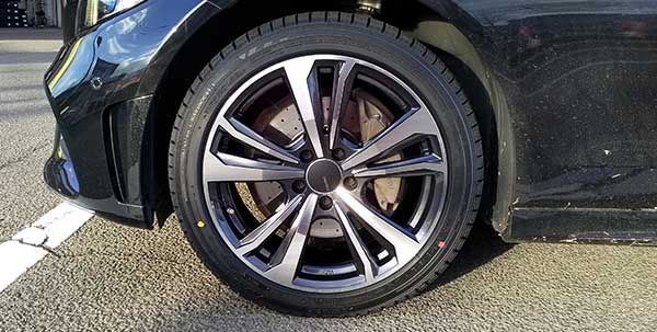 ベンツCクラスはインチダウン可能？世代別まとめ