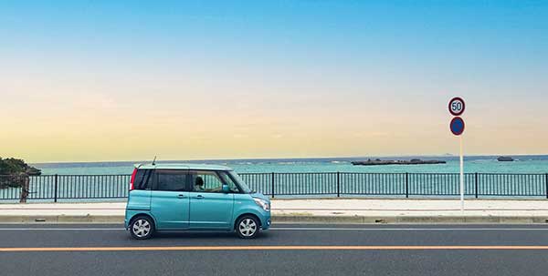 コンパクトカーのタイヤもタイヤワールド館ベストにおまかせ