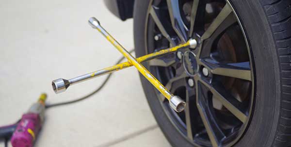 タイヤ交換以外の脱着はDIYでしないほうがいい