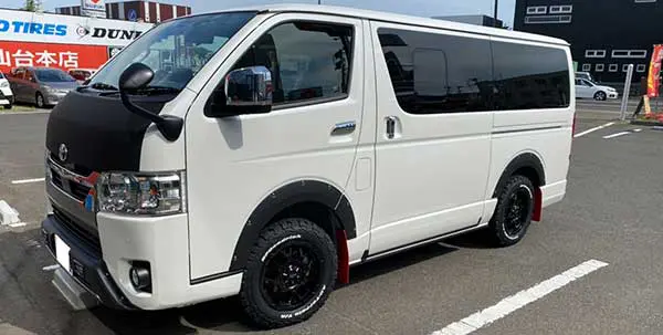 ハイエースにおすすめのホワイトレタータイヤ10選｜車検対応サイズや
