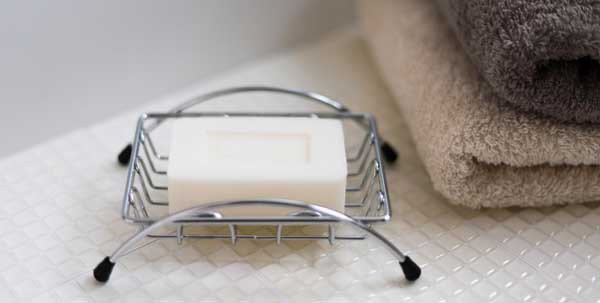 タイヤのエア漏れは自宅で確認方法できる